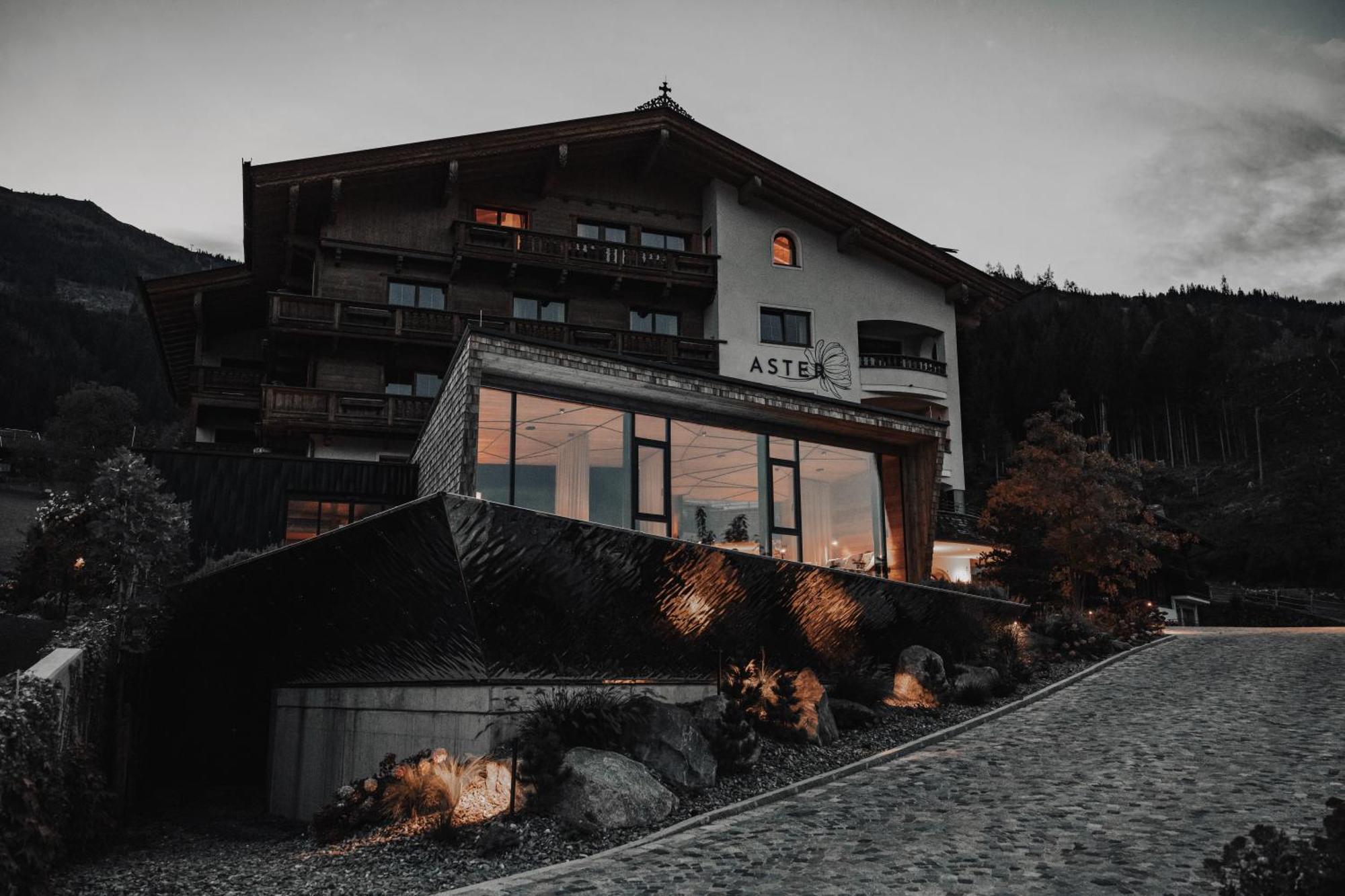 Aster Boutique Hotel & Chalets Fuegenberg Exterior foto